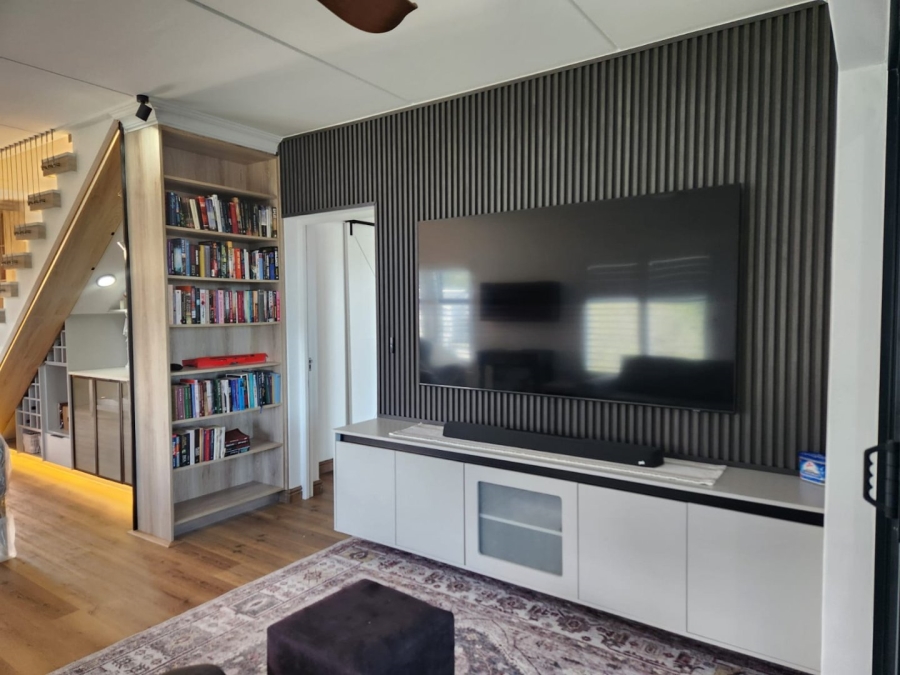 3 Bedroom Property for Sale in Mont Fleur Mountain Estate Western Cape